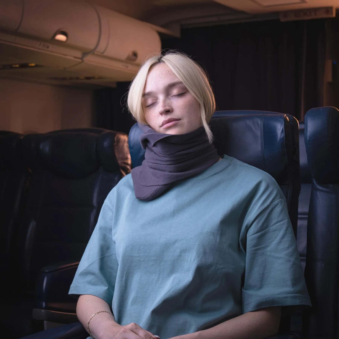 Oreiller de voyage enveloppant pour soutenir la nuque et maintenir une position assise