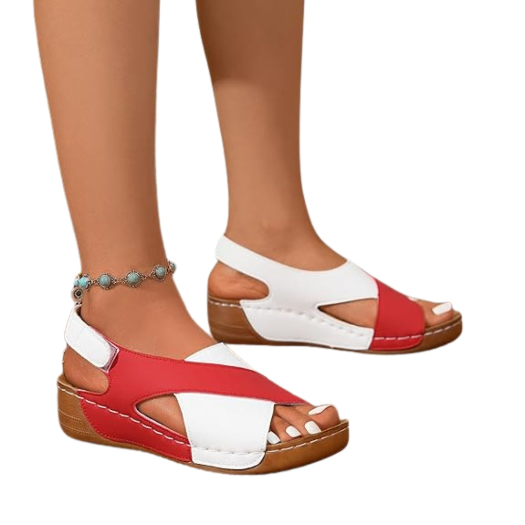 sandales ouvertes avec des brides croisées pour un équilibre idéal entre confort et maintien